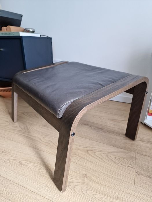 Skórzany podnóżek Ikea drewno