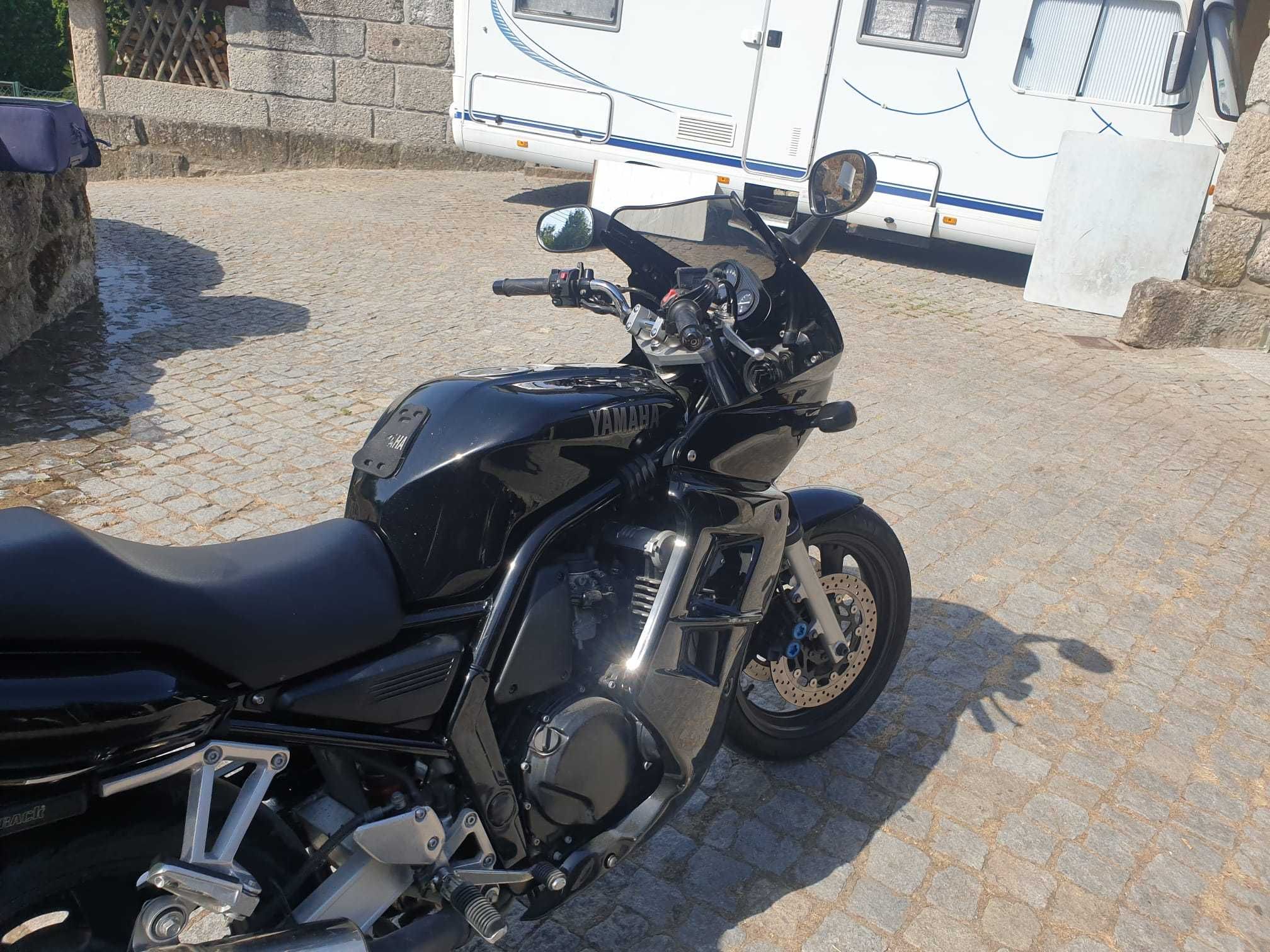 Moto Yamaha Fazer 600