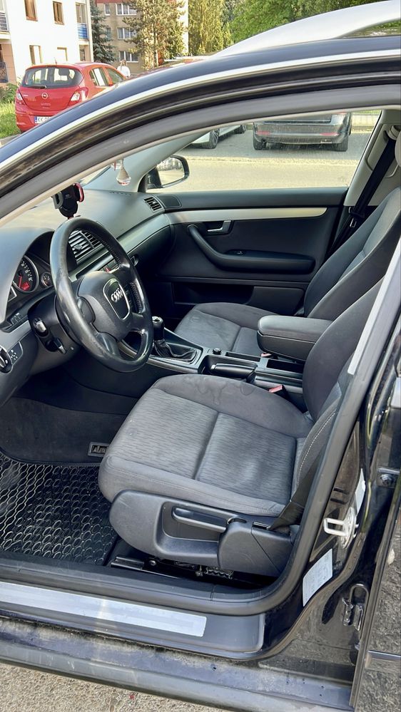 Audi A4 B7.