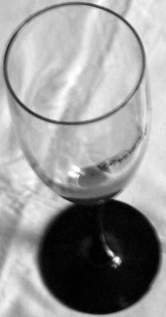 Kolekcjonerski Ozdobny Kieliszek do Szampana do Wina z czarną nóżką