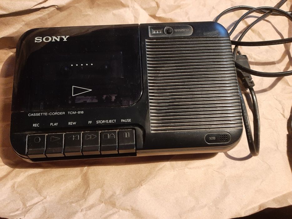 Магнитофон касетный SONY