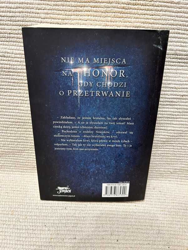 "Naznaczeni" Veronica Roth stan bardzo dobry