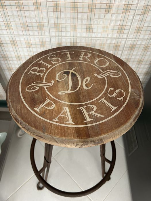 Banco estimo americano antigo