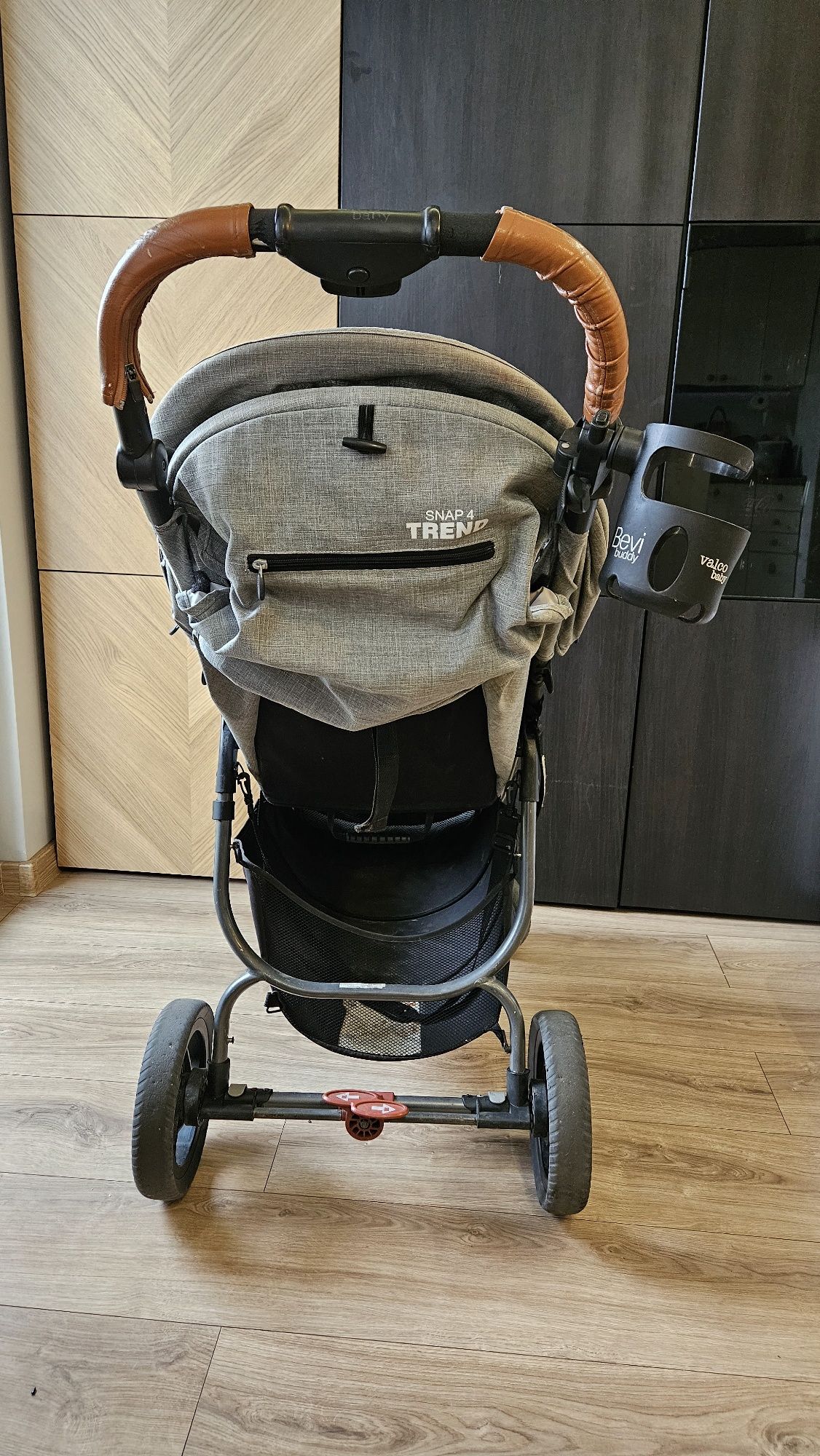 Sprzedam wózek spacerowy Valco Snap 4 Trend 

Oferuję wózek spacero