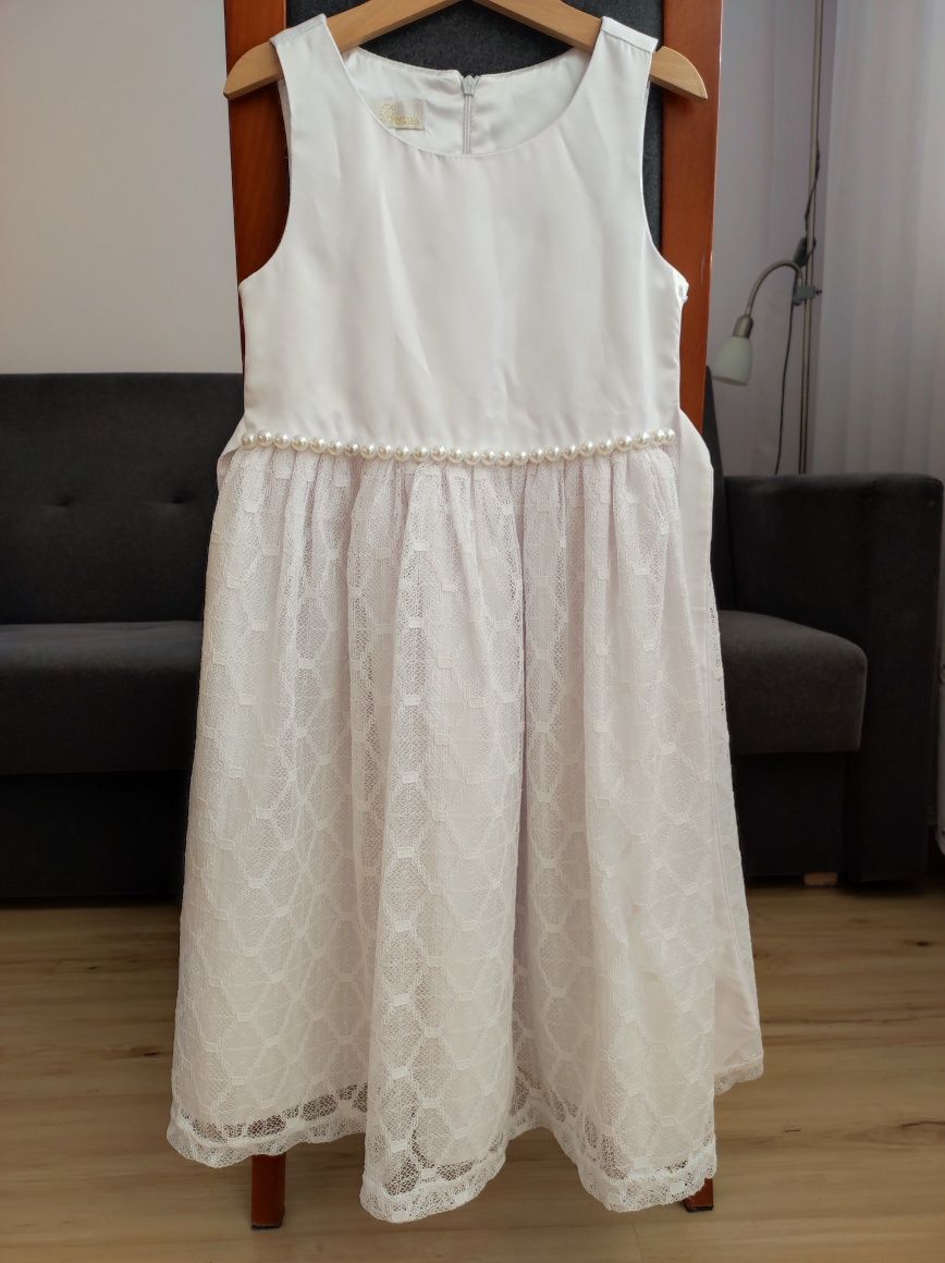 Biała sukienka elegancka 134