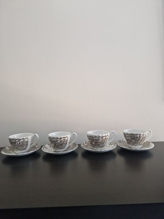 Conjunto de 4 chávenas chá e 4 pires "MYOTT Royal Mail"