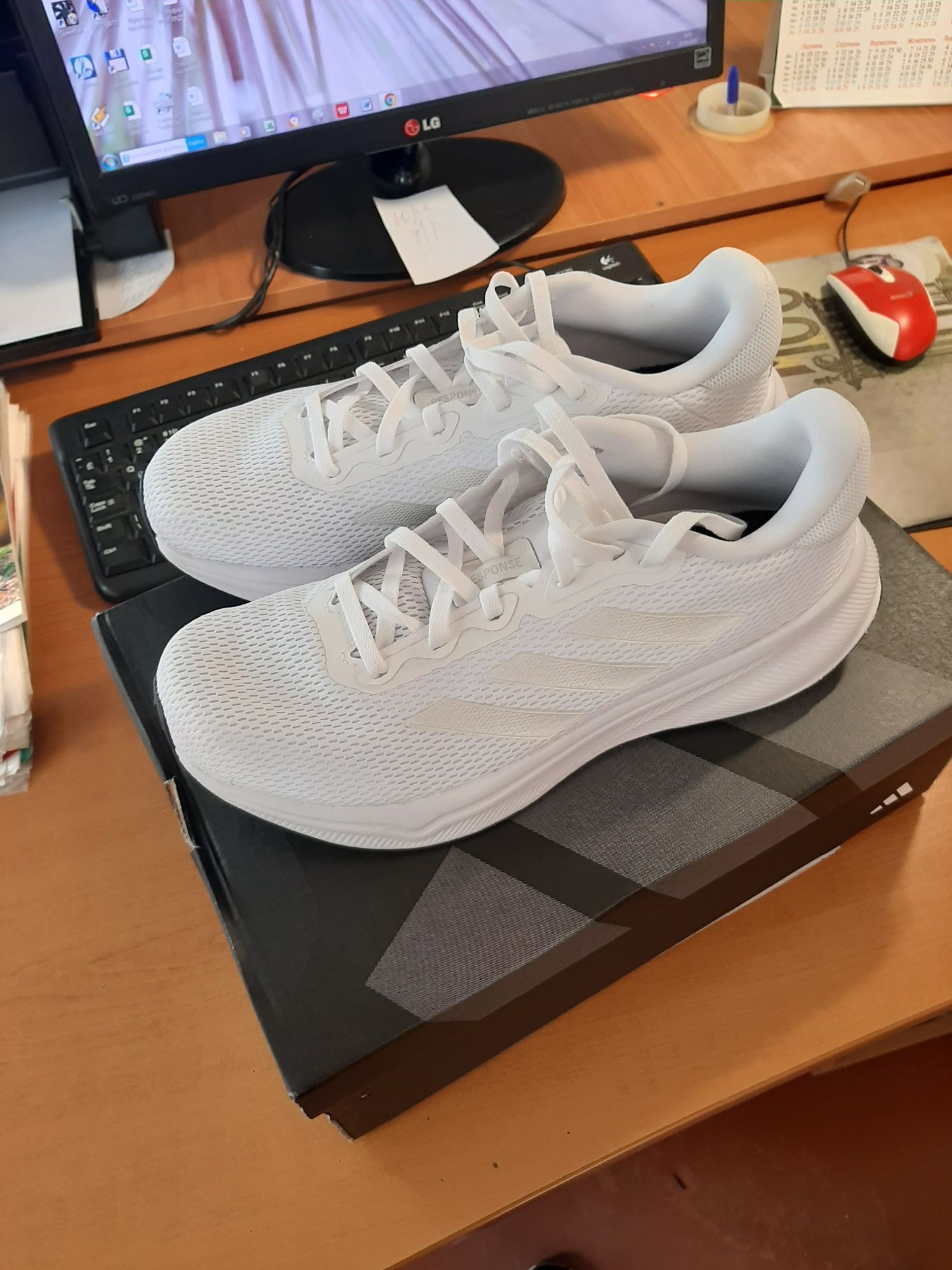 Кроссовки Аdidas белые и чёрные