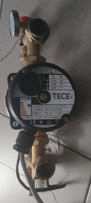 Rozdzielacz do podłogówki z pompą