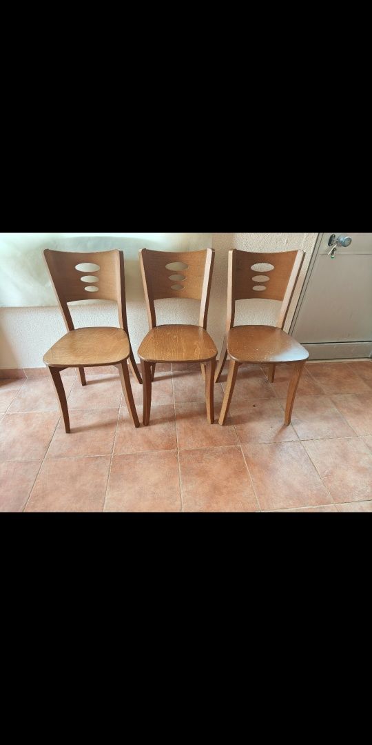 Cadeiras cada 23€