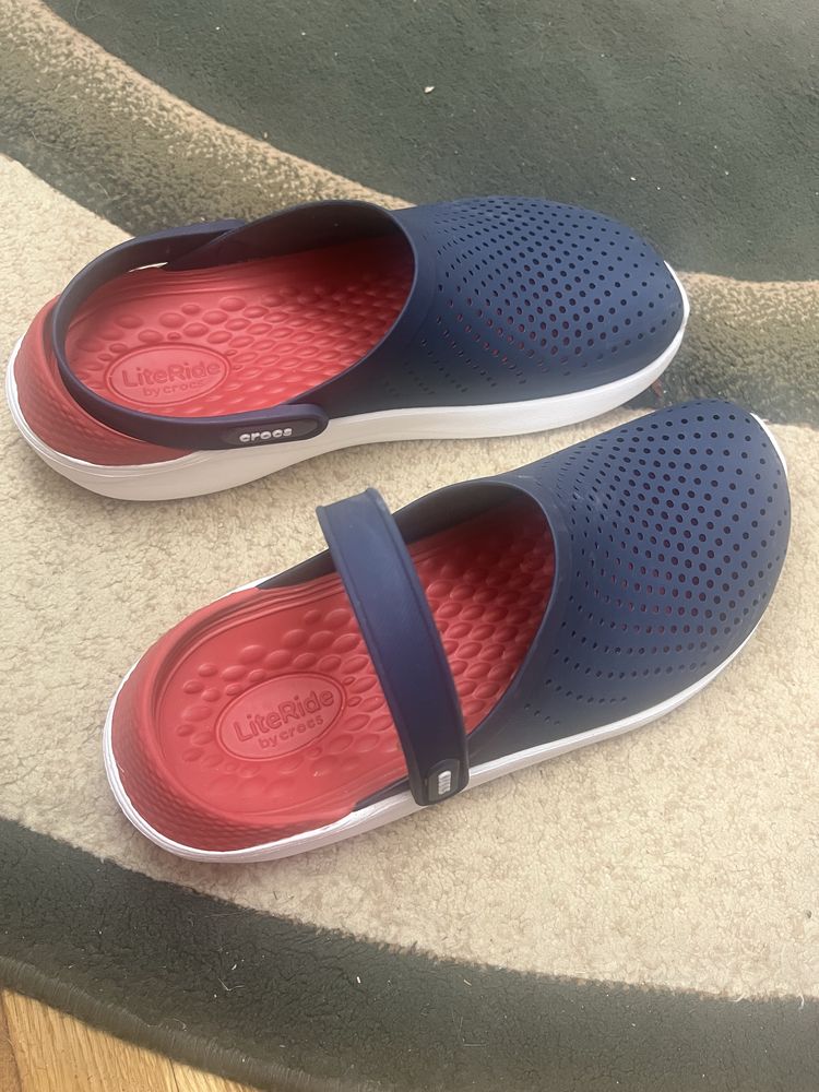 Продам crocs оригінал