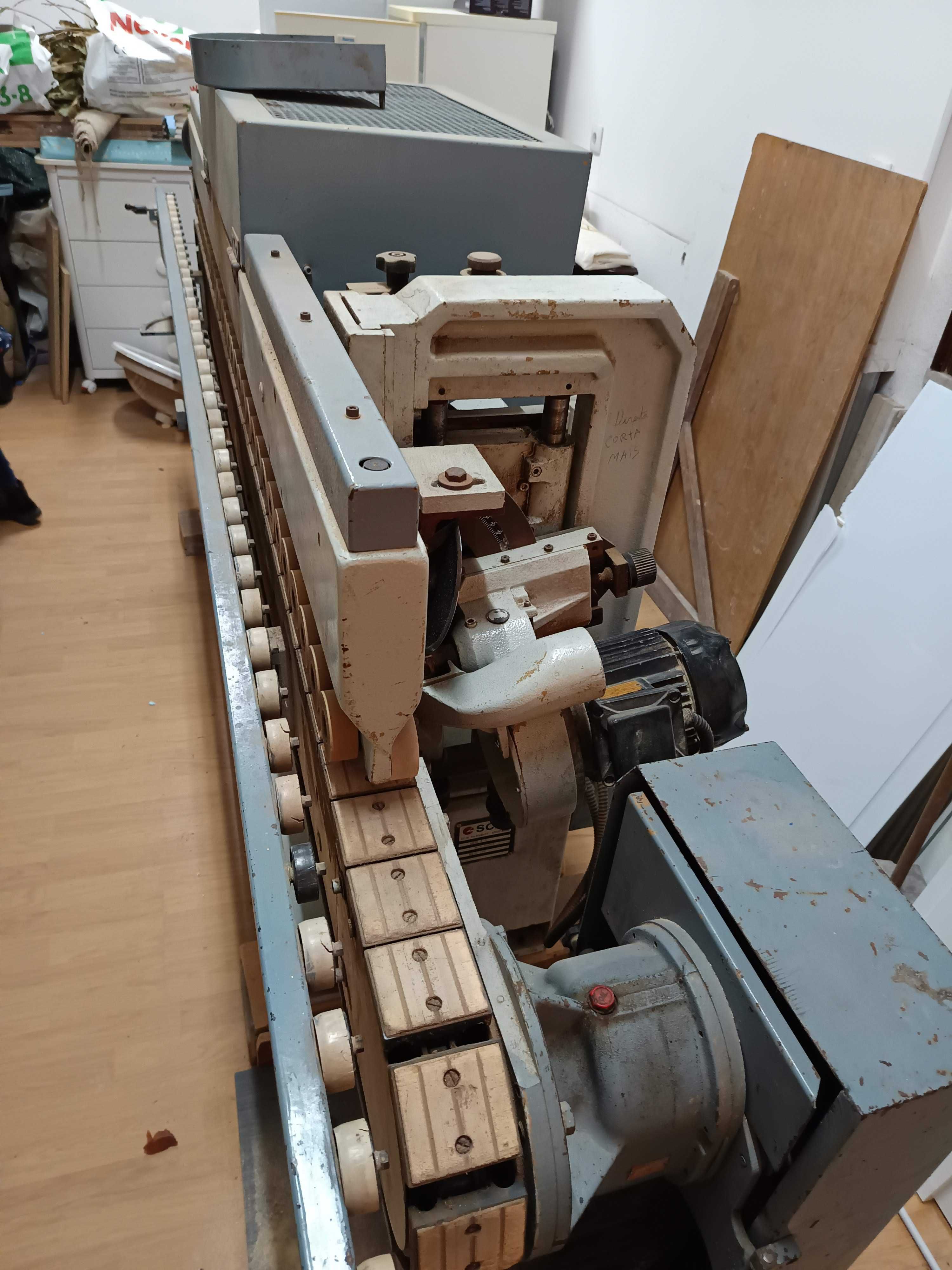 Orladora SCM modelo B4