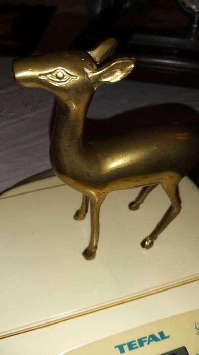 veado em bronze muito antiga