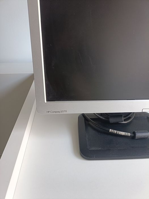 Monitor LCD HP Compac LE711