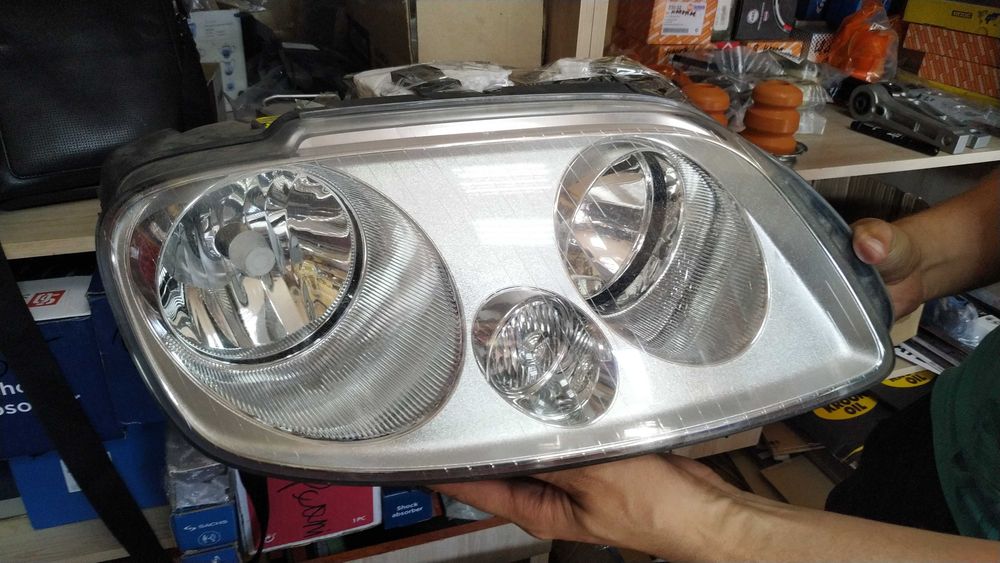 Передня панель телевізор vw caddy,разборка, сто,евакуатор