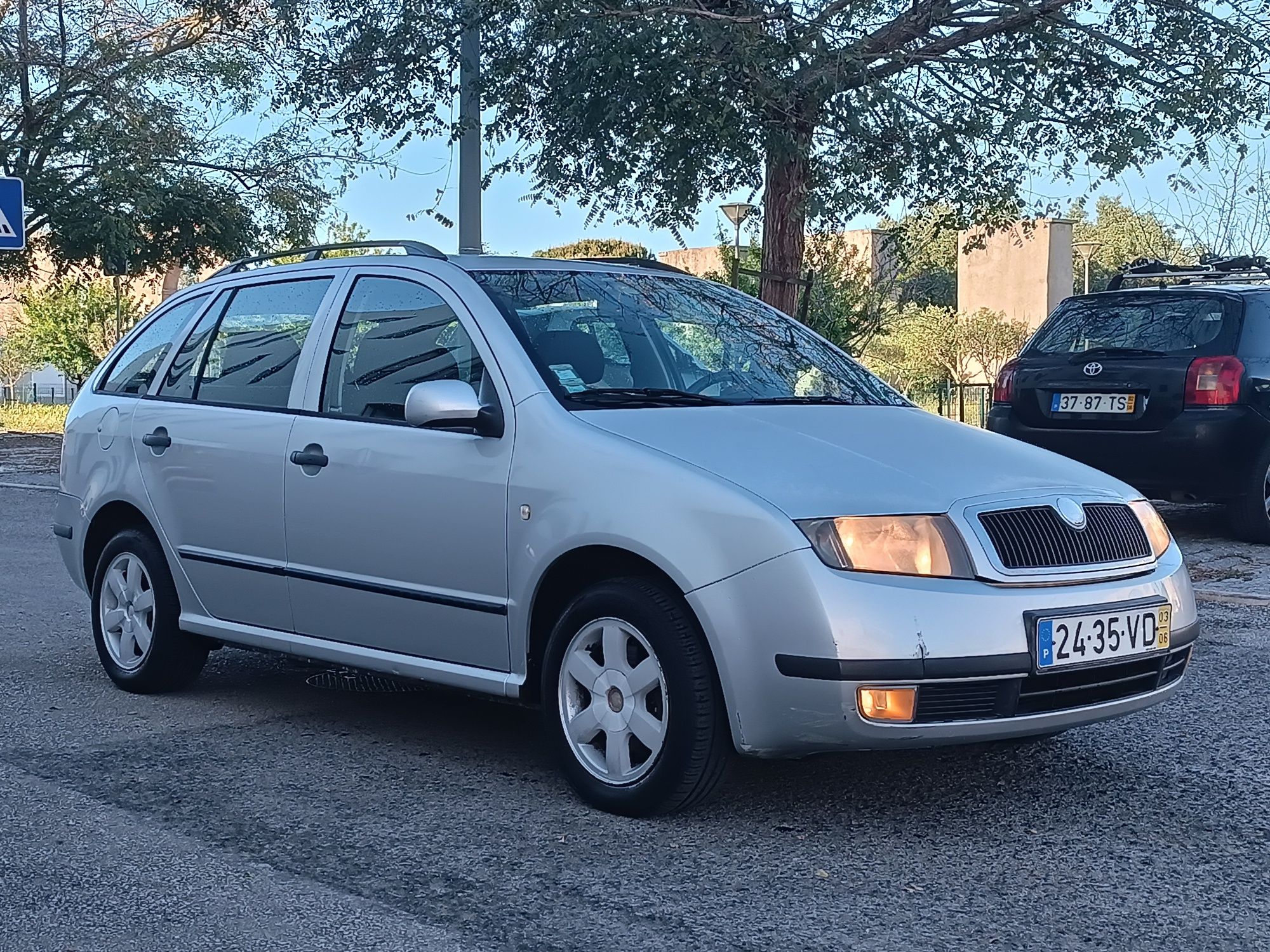 Skoda Fabia 1.2 i HTP 75 Cvs 2003 com 265 mil kms Nacional