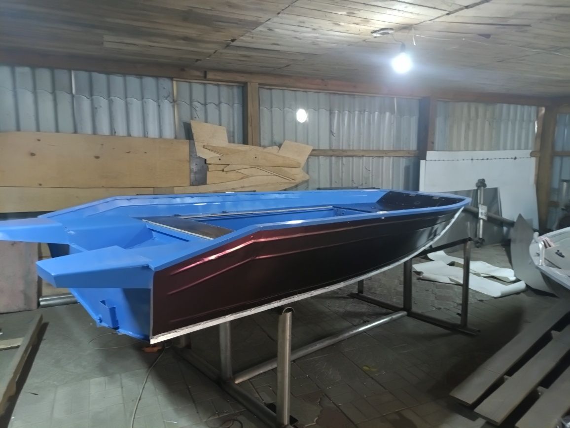 Продаж та українського  виробництво човнів