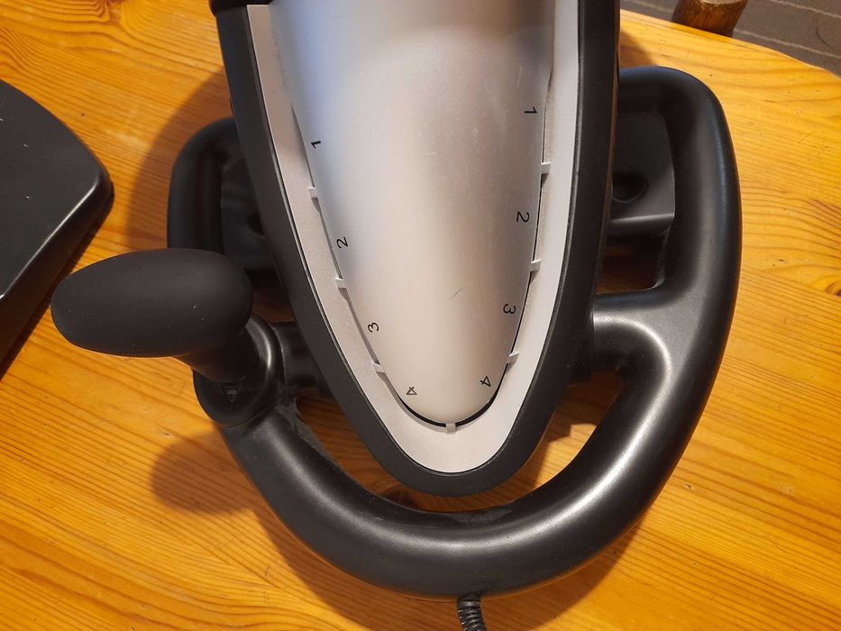 Kierownica ,,SMART SEPANG PRO " z pedałami.