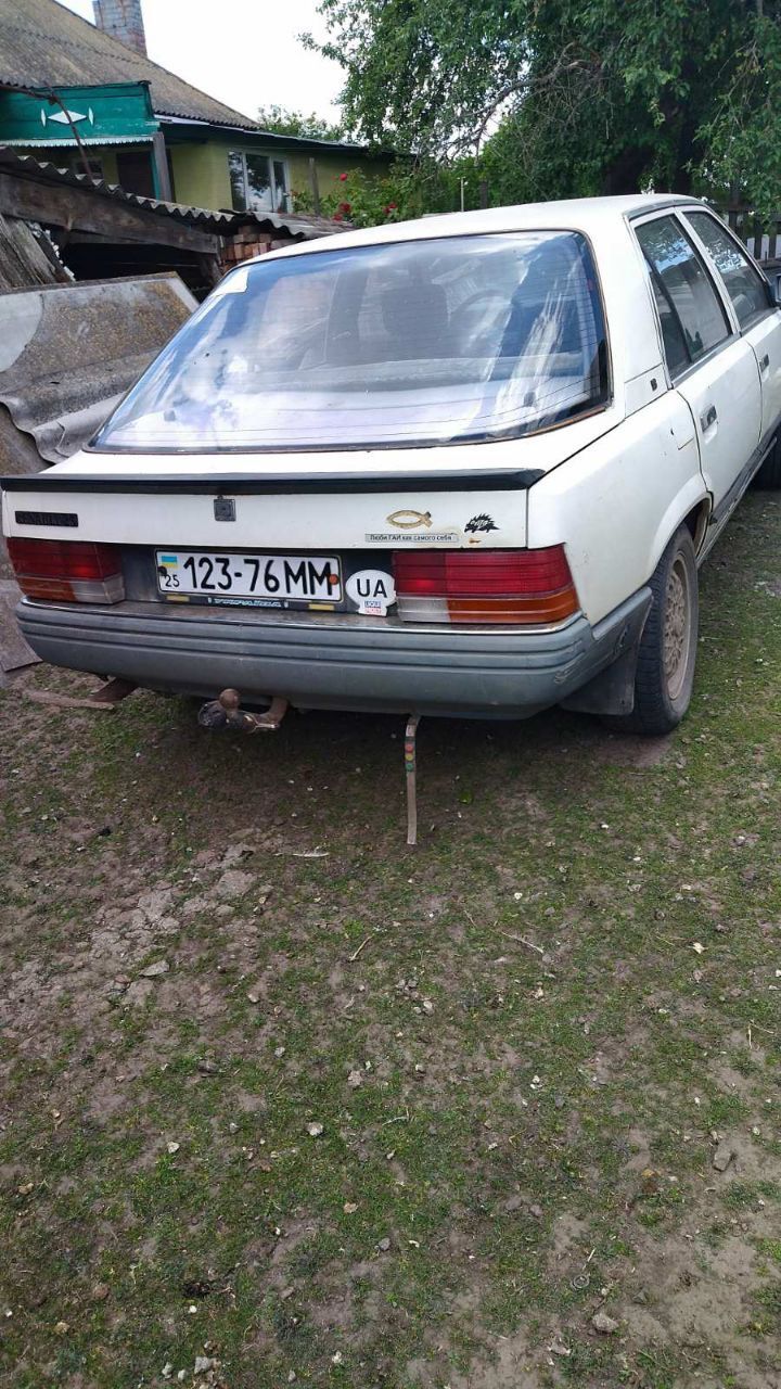Автомобіль Рено 25