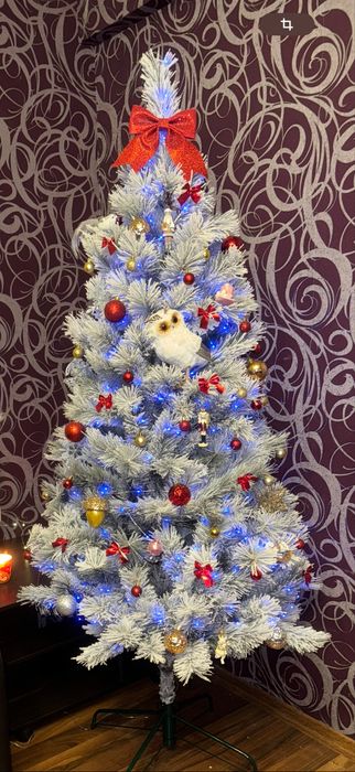 Штучна ялинка засніжена