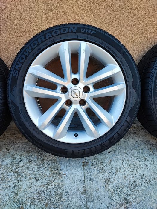 Koła 17 cali felgi 5 x 110 Opel Vectra Singum Opony Zimowe 215 x 50
