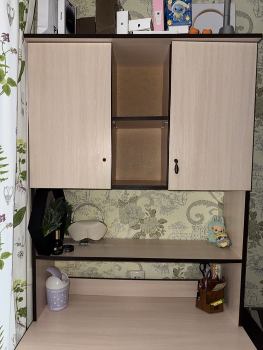 Письмовий стіл з надбудовою, парта, компʼютерний стіл з полицями, стіл