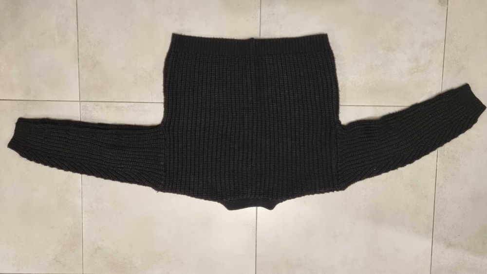 Sweter krótki dziewczęcy Reserved rozmiar 140 cm