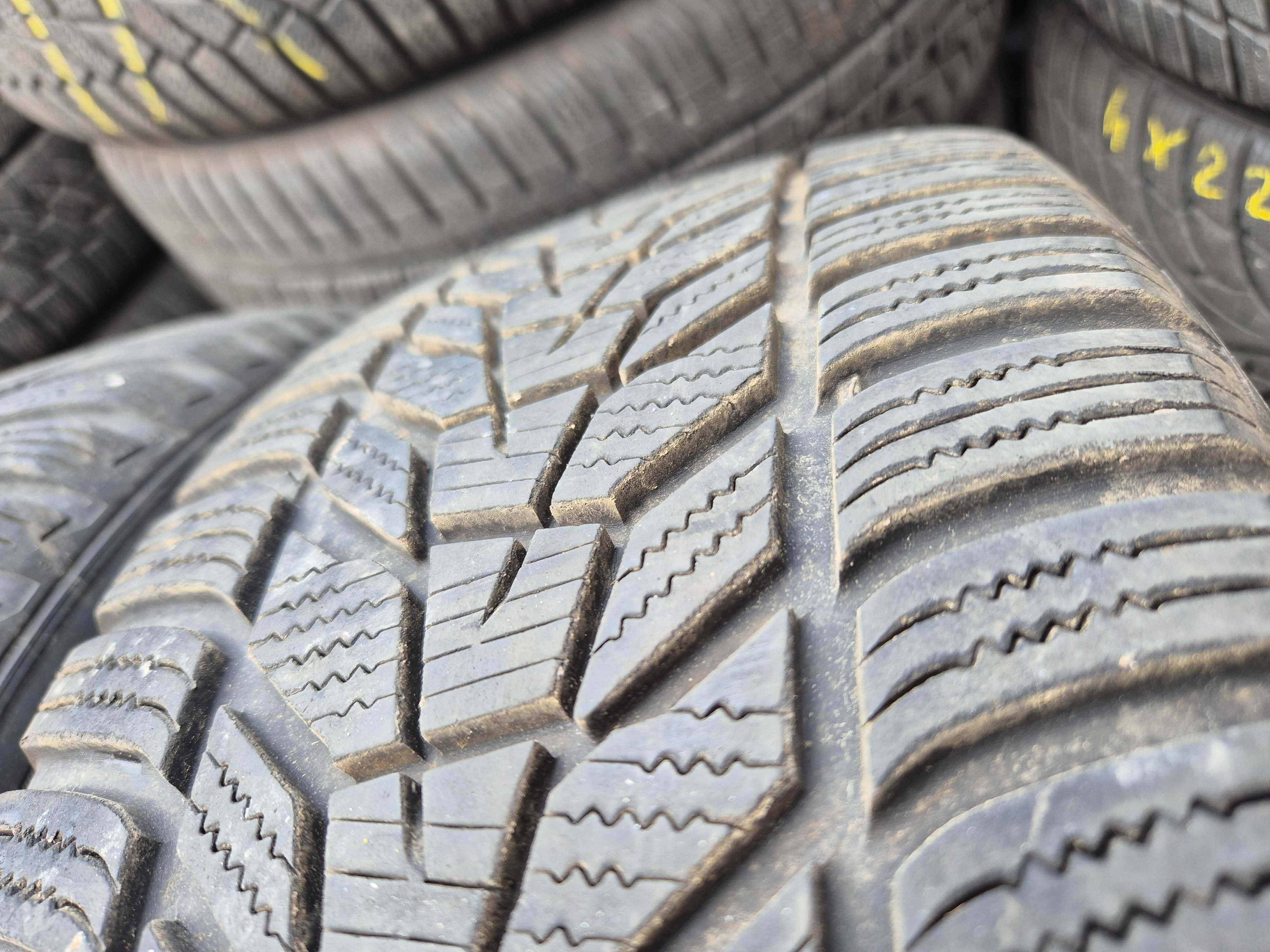 Hankook Winter I'cept evo 3 X 225/55r19 99H 2020r 6,3mm N2723
