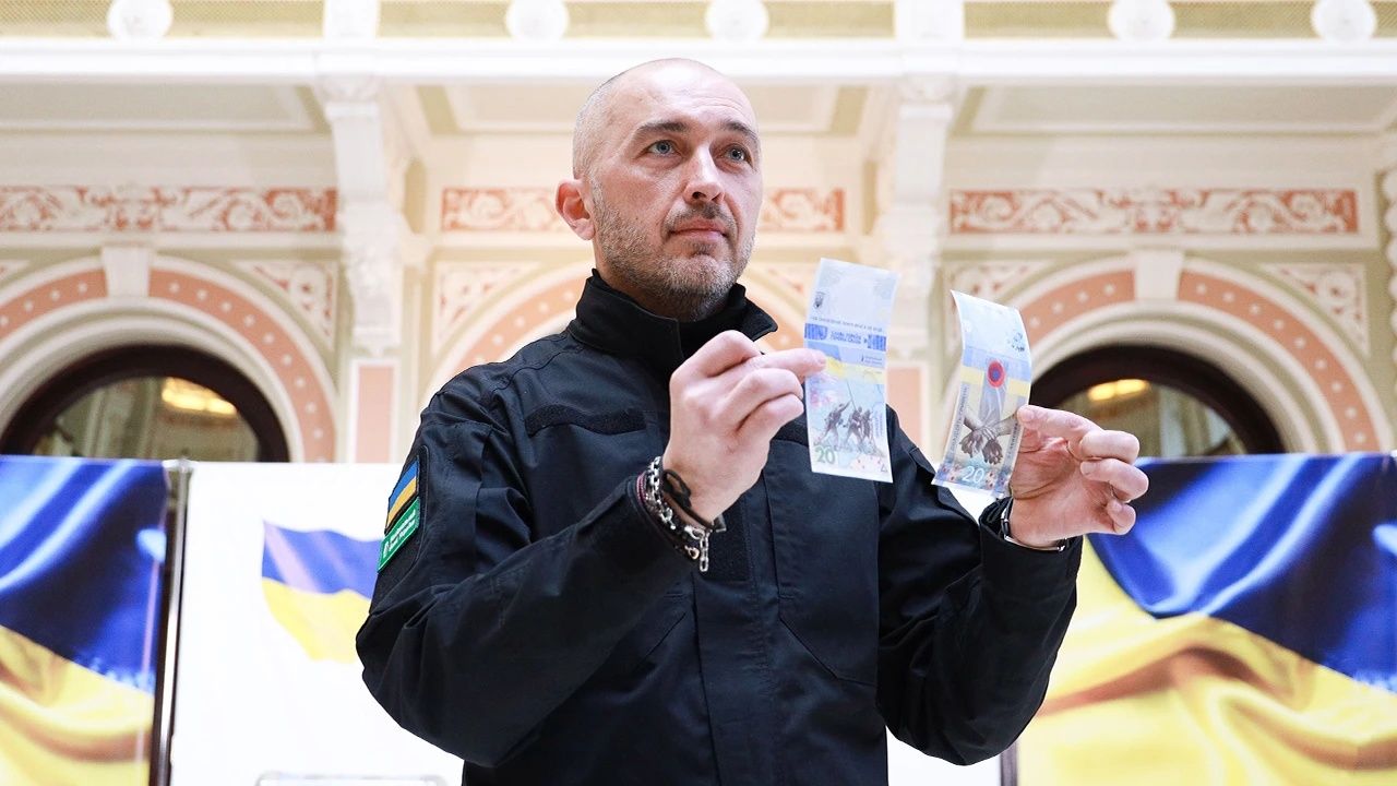 Памятная банкнота НБУ 20грн Пам'ятаємо! Не пробачимо! Ніколи! 0022644!