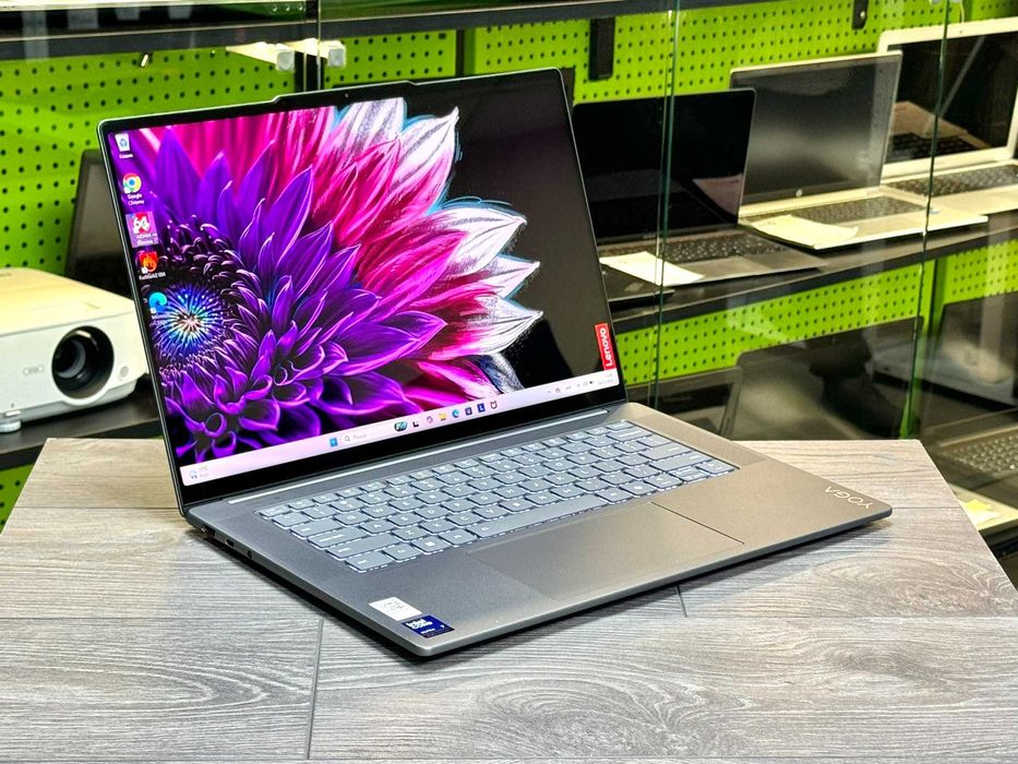 Lenovo Yoga 7 15ill9 / 15.3'' OLED / 120Hz / Ultra 7 258v / DDR5 32Gb