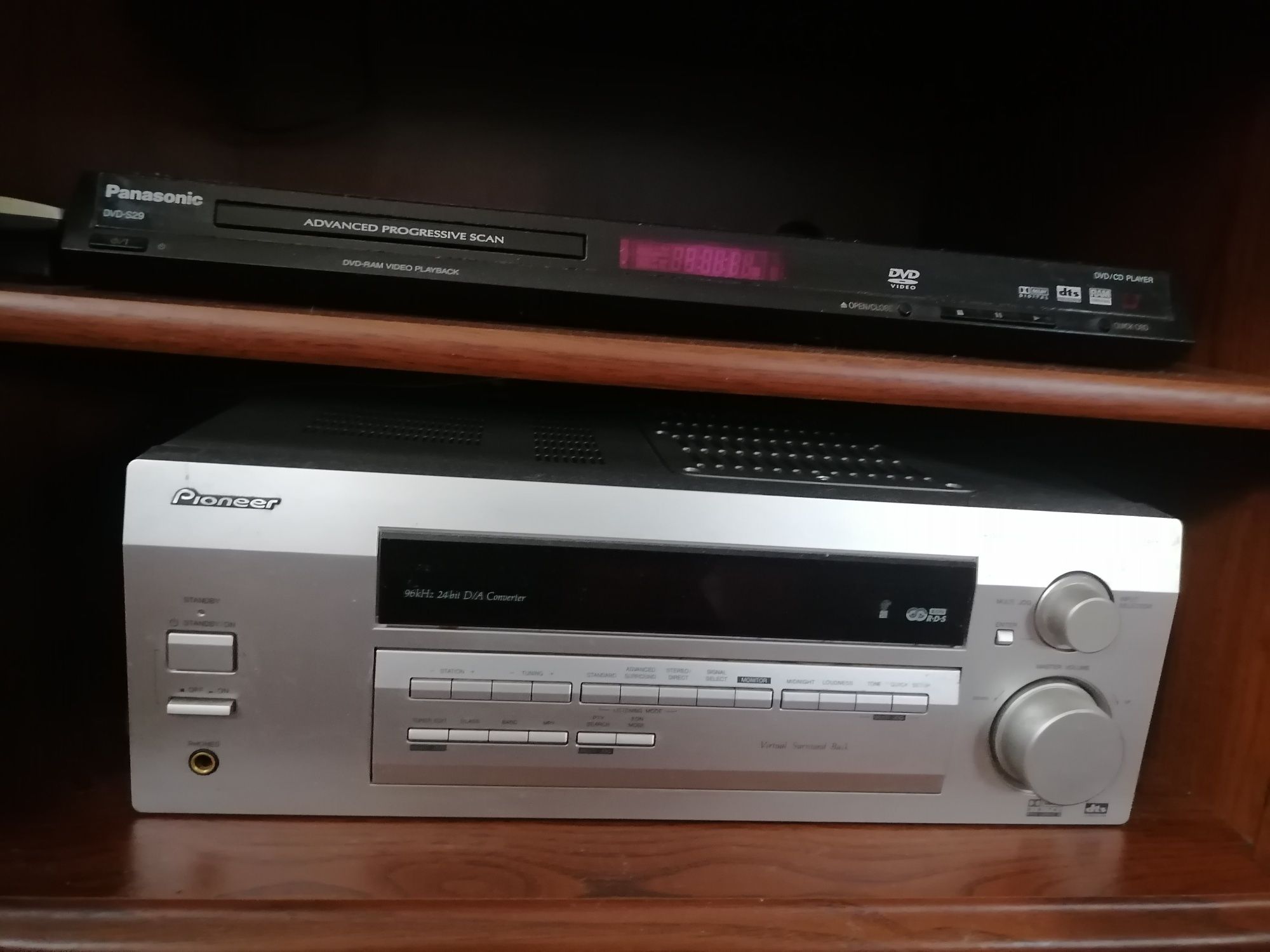 Zestaw Pioneer plus pięć głośników
