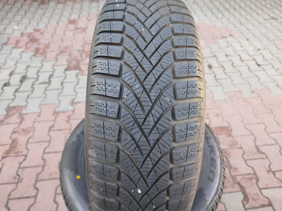 Opony zimowe firmy Falken 205/60/R16 jak nowe