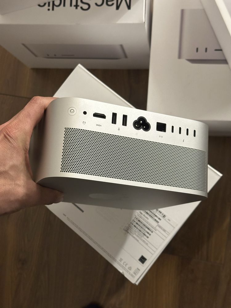 Mac Studio M1 Max