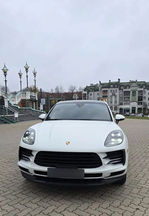 Porsche Macan Porshe Macan, oklejony folią PPF satynowy bezbarwny dach czarny gloss