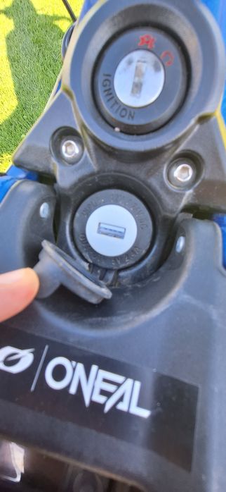 SPRZEDAM elektryczny cross SURRON  LIGHT BEE S stan bardzo dobry, gara