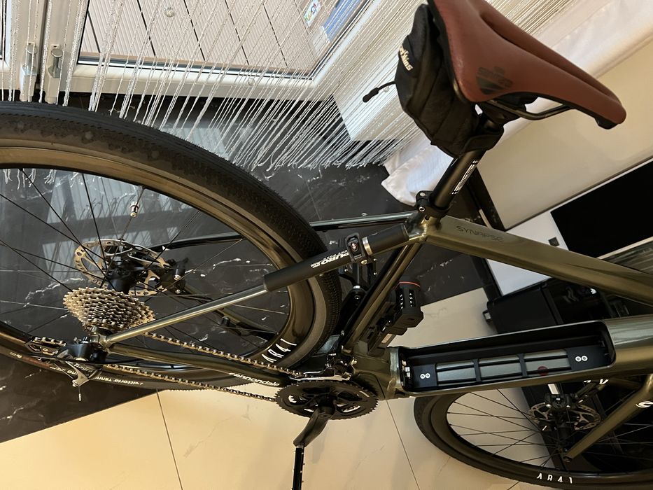 Rower elektryczny cannondale gravel karbonowe koła