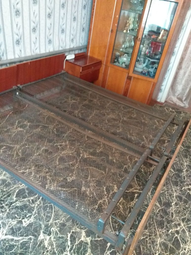 Кровать на мет. сетке