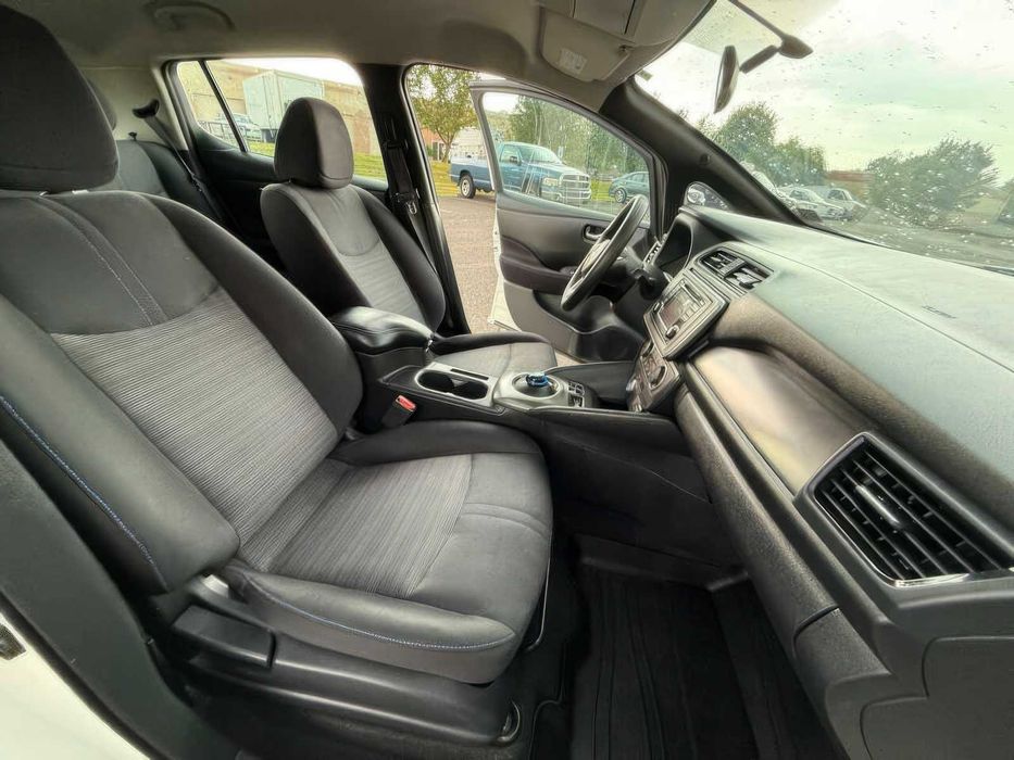 Nissan LEAF S      2018