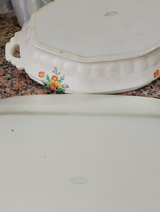 Terrina e travessa muito antiga