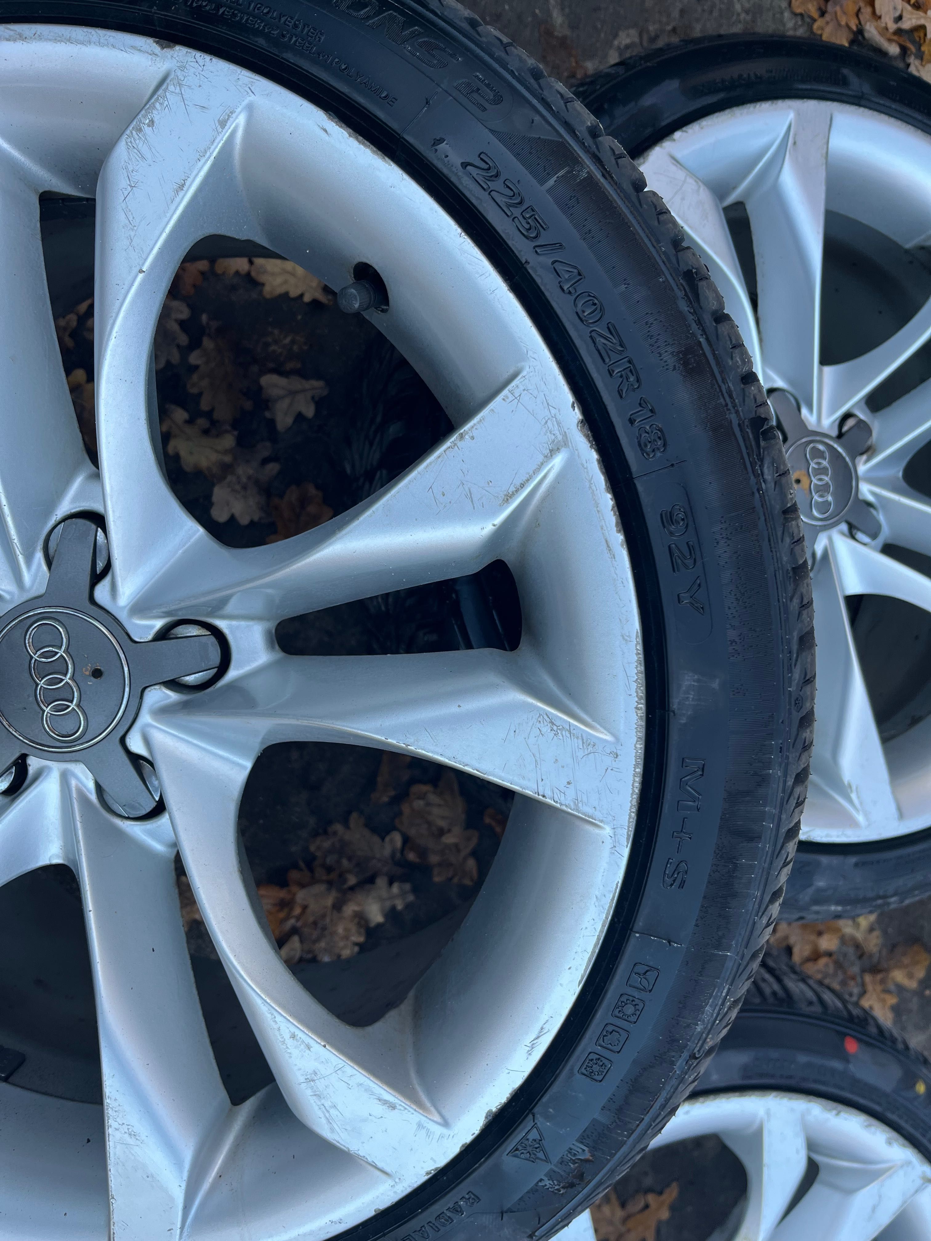 Vendo Jantes 18  Audi pneus 225/40 18 novos, Furação 5x112