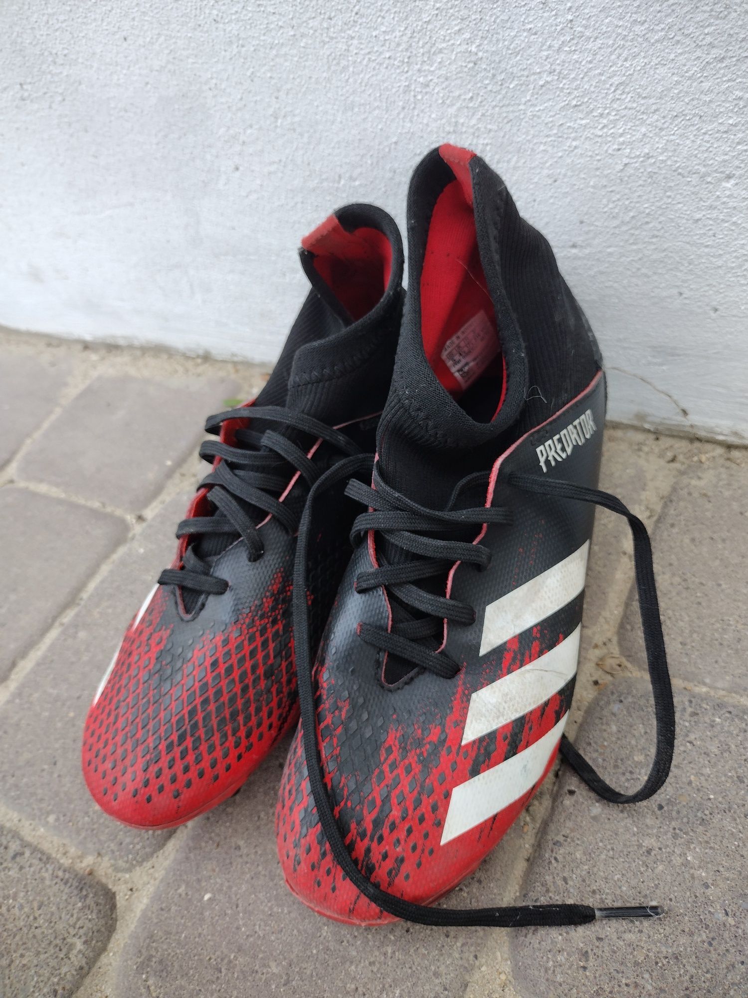 Buty do gry w piłkę korki Adidas Predator