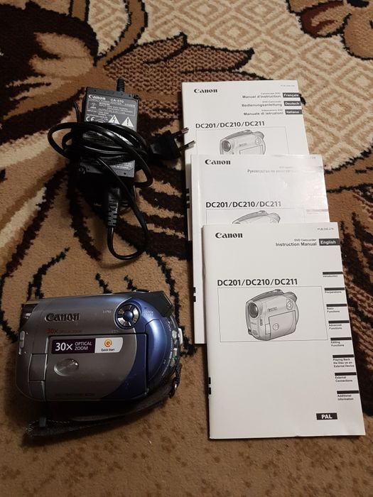 Продам DVD  камеру Canon DC201
