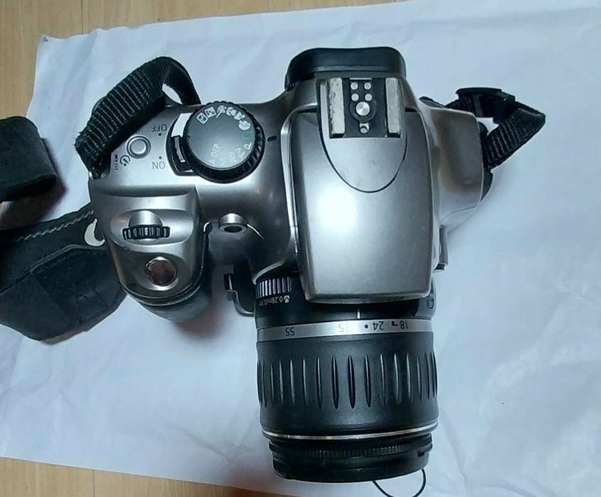 Canon 300D digial + objectiva 18-55 
Canon EF-S 18-55mm f/3
Canon EF-S