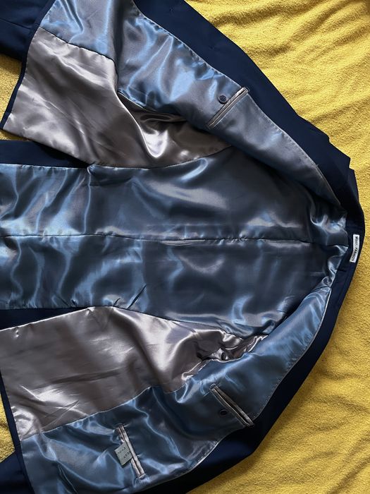 Костюм чоловічий (підлітковий) темно-синій — стан відмінний