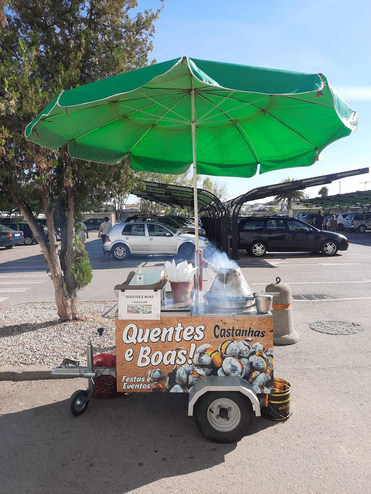 Atrelado carrinho de Castanhas Assadas
