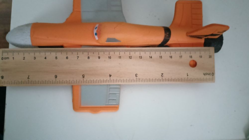 Samolot dusty do rzucania z pianki