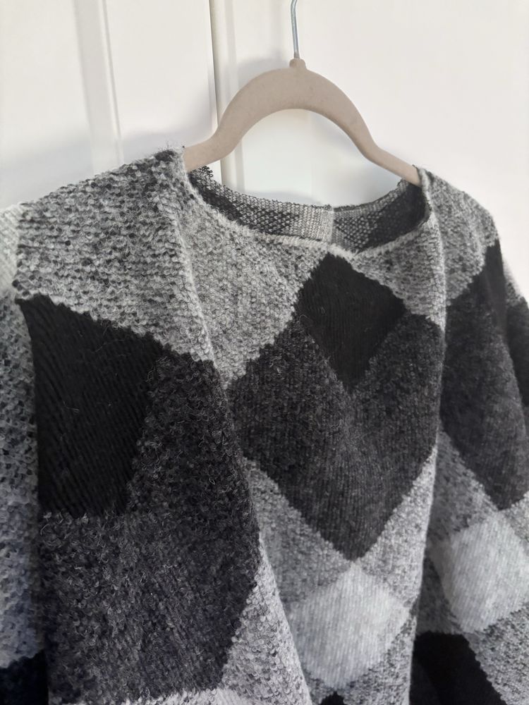 Pareo kardigan sweter narzutka frędzle gruby