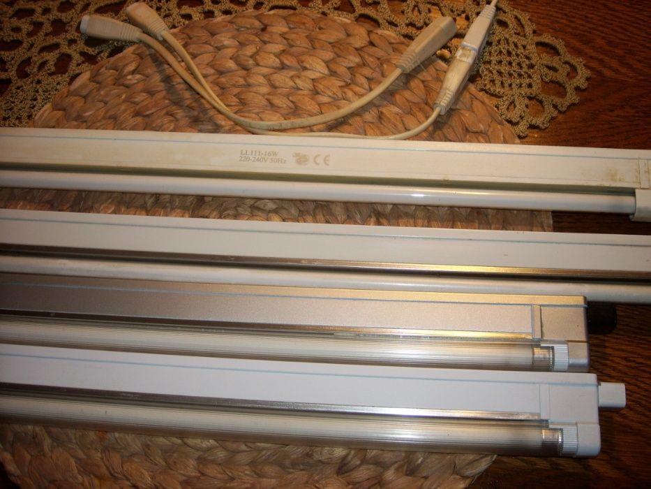 świetlówki do oświetlenia pod szafkowego w kuchni