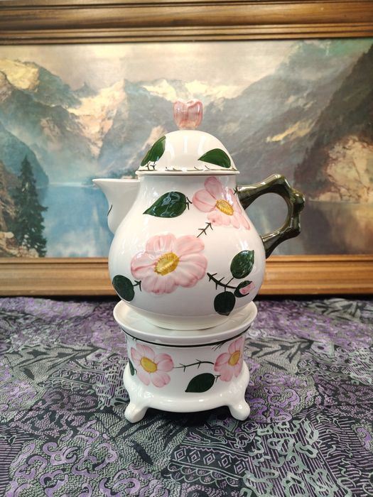 Dzbanek z podgrzewaczem Villeroy & Boch. Wild Rose.