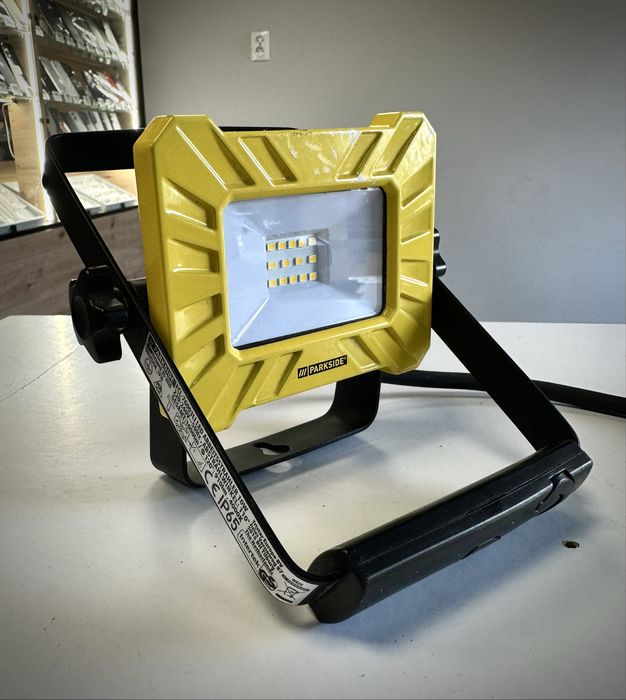 Lampa LED Parkside - otoLombard Lumik Sieradz