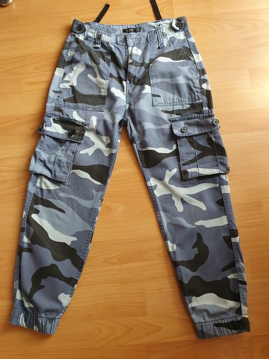 Spodnie damskie moro  bojówki Bershka XS